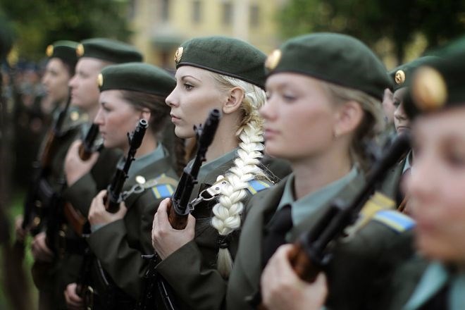 Зарплата в войсках у женщин-военнослужащих